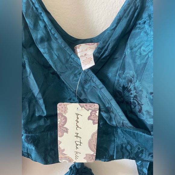 Band of the free teal blue floral long sleeve v neck crop top - Picture 3 of 4